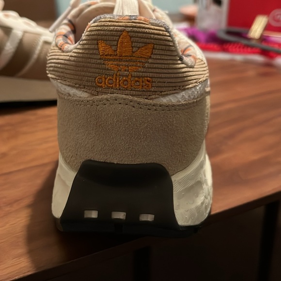 NWT, Adidas, neutral colors - Picture 3 of 5